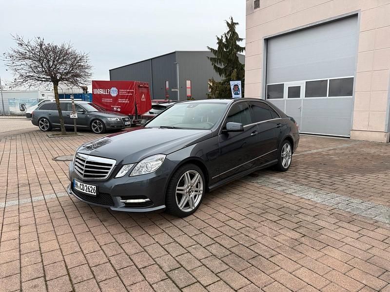 Gebraucht Mercedes E350 AMG 265 PS (194 kW) 2012 Grau Limousine