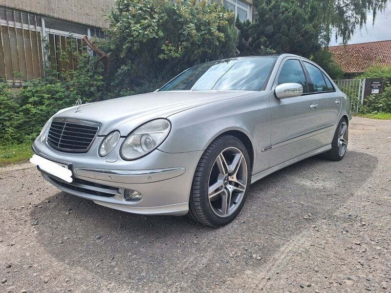 Silber Gebraucht 2005 Mercedes E350 Avantgarde Limousine | 5.400 € (Guter Preis) - Bild 1/4