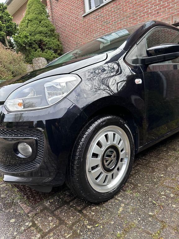Second-hand VW up! 75 CP (55 kW) 2012 Negru Hatchback