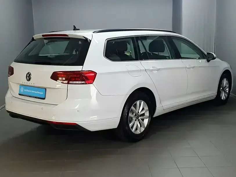 Gebraucht VW Passat Business 150 PS (110 kW) 2023 Weiß Kombi