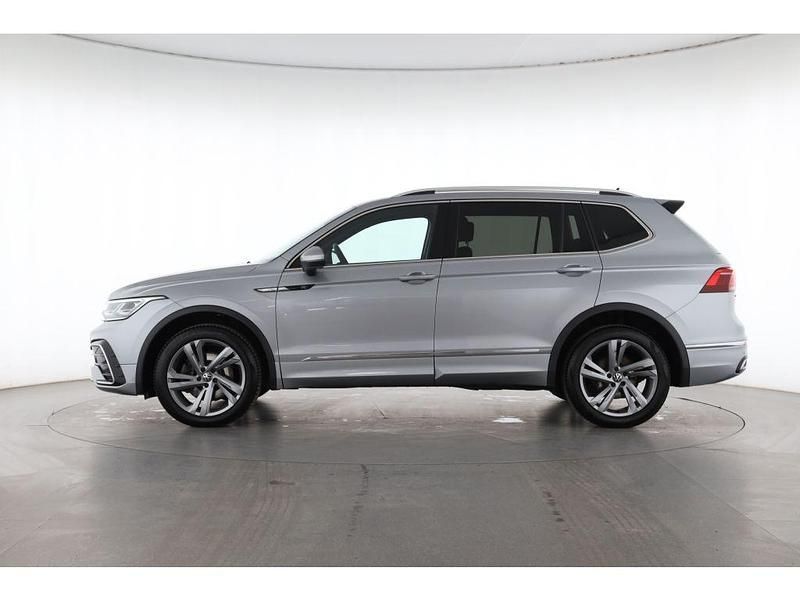 Gebraucht VW Tiguan Allspace R-line 193 PS (141 kW) 2024 Pyritsilber (metallic) SUV
