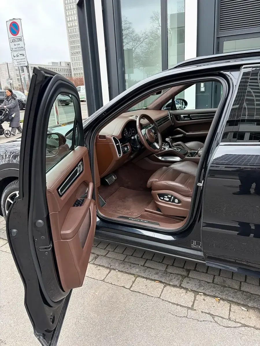 Gebraucht Porsche Cayenne 549 PS (403 kW) 2019 Schwarz SUV