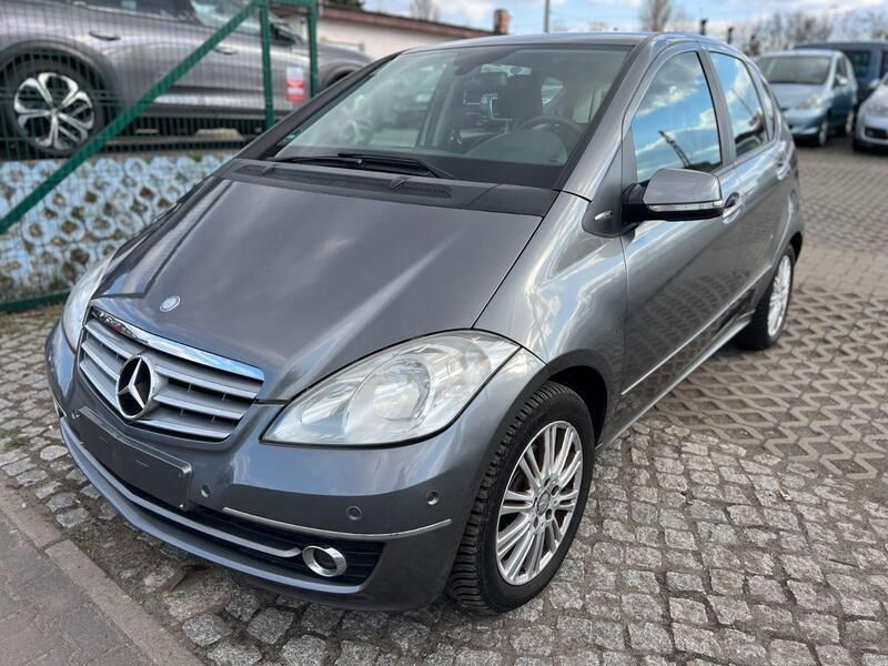 Grau Gebraucht 2010 Mercedes A180 Elegance Kleinwagen | 2.799 € (Guter Preis) - Bild 1/4