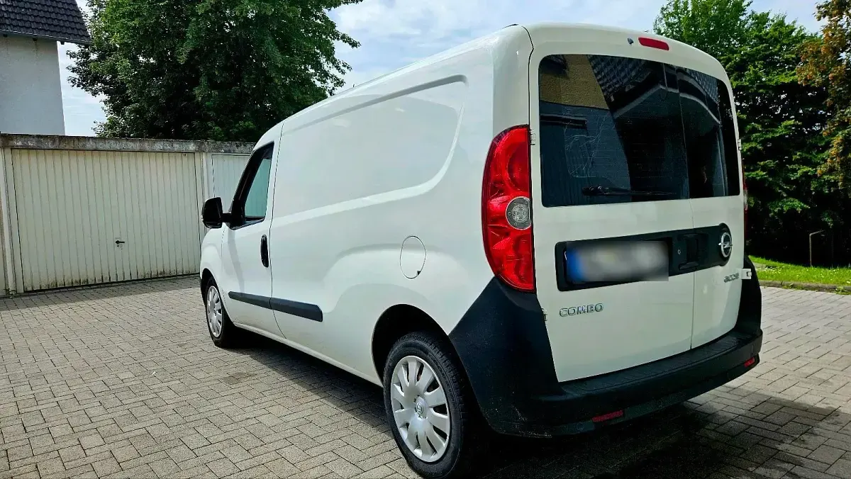 Gebraucht Opel Combo 105 PS (77 kW) 2014 Weiß Van / Kleinbus