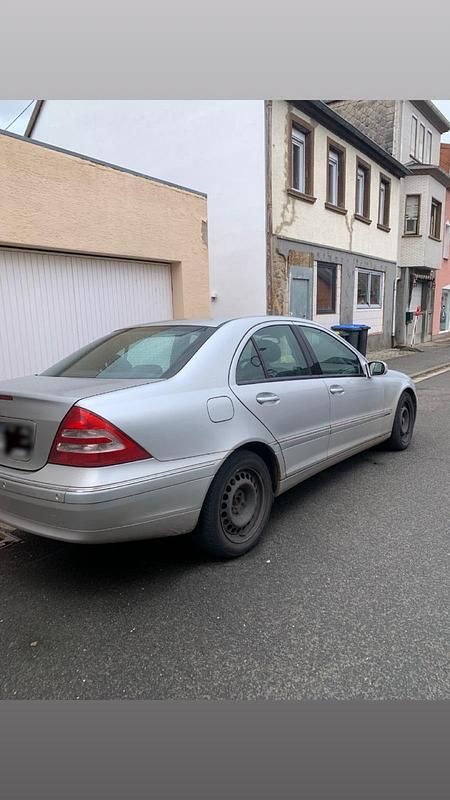 Gebraucht Mercedes C320 218 PS (160 kW) 2003 Silber Limousine
