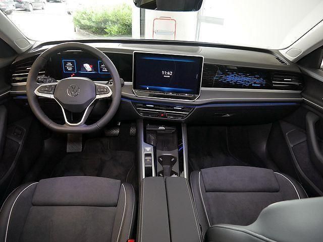 Neu VW Passat Elegance 150 PS (110 kW) 2026 Grün Kombi