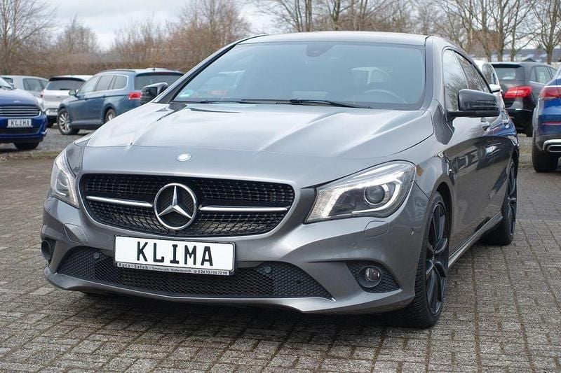 Gebraucht Mercedes CLA180 Shooting Brake 122 PS (89 kW) 2015 Grau Kombi