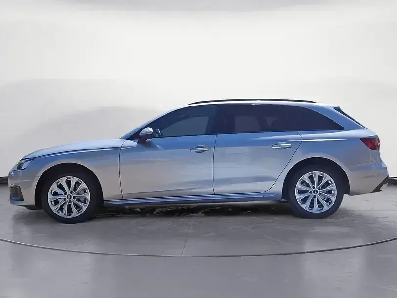 Gebraucht Audi A4 Ambiente 204 PS (150 kW) 2022 Florettsilber metallic Kombi