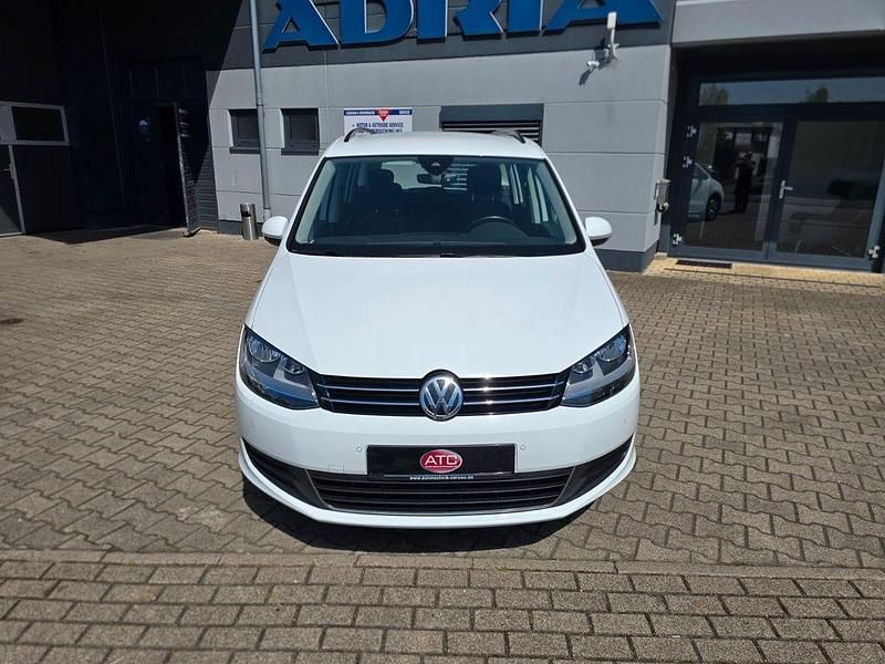 Gebraucht VW Sharan Comfortline 150 PS (110 kW) 2019 Weiß Van / Kleinbus