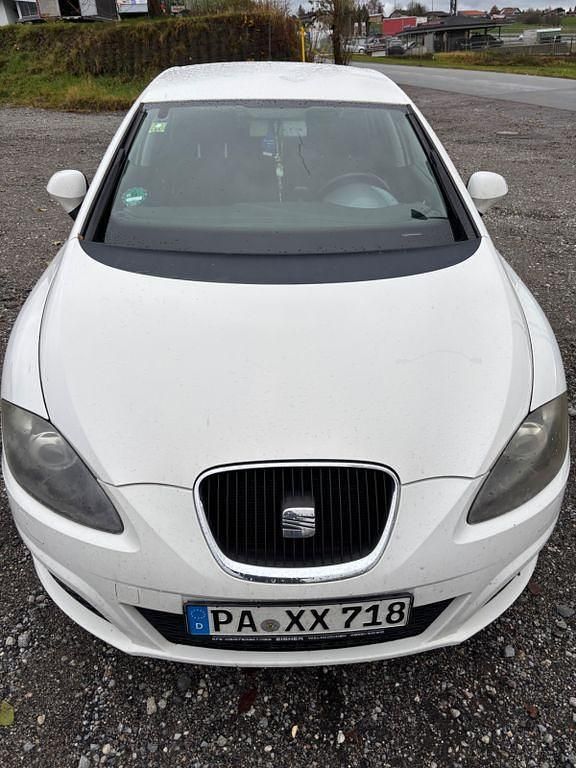 Schwarz Gebraucht 2012 Seat Leon Copa Limousine | 3.890 € (Superpreis) - Bild 1/4