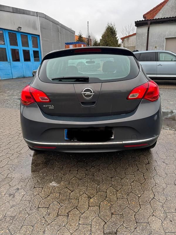 Gebraucht Opel Astra Selection 87 PS (63 kW) 2012 Grau Limousine