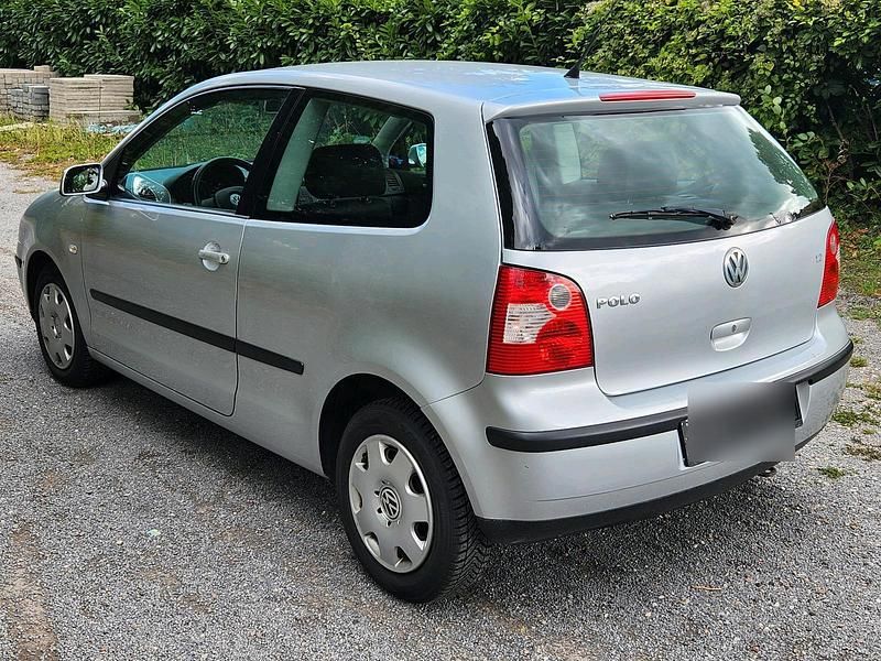 Gebraucht VW Polo 64 PS (47 kW) 2002 Silber Limousine