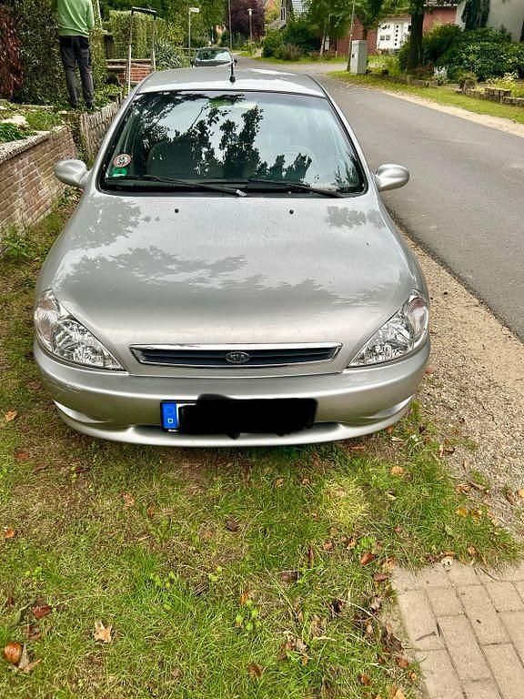 Silber Gebraucht 2002 Kia Rio Limousine | 3.200 € - Bild 1/4