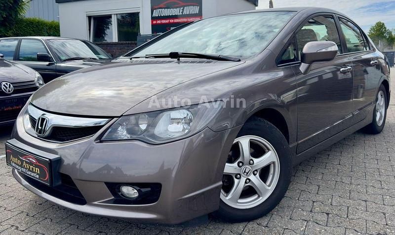 Braun Gebraucht 2009 Honda Civic Comfort Limousine | 7.849 € (Etwas zu teuer) - Bild 1/4