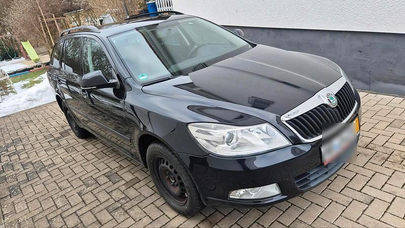 Gebraucht Skoda Octavia 105 PS (77 kW) 2012 Kombi