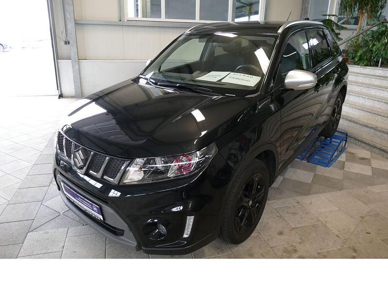 Gebraucht Suzuki Vitara 140 PS (102 kW) 2018 Schwarz SUV