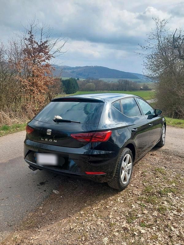 Gebraucht Seat Leon 130 PS (95 kW) 2019 Schwarz Limousine