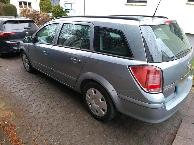 Gebraucht Opel Astra 100 PS (73 kW) 2007 Grau Kombi