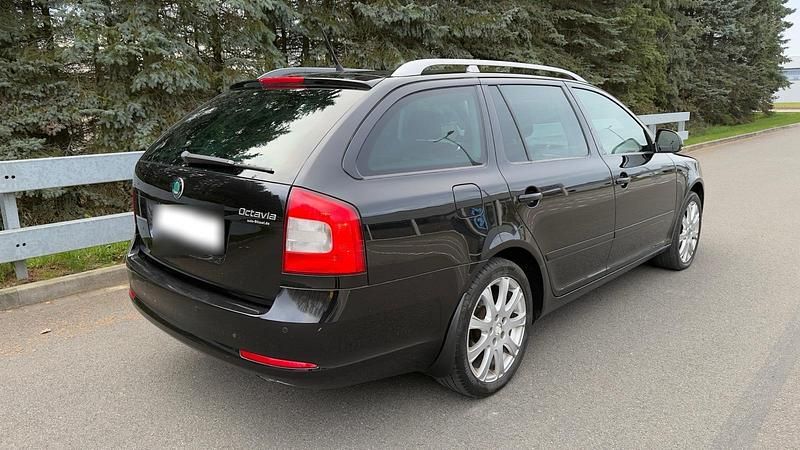 Używany Skoda Octavia 105 KM (77 kW) 2013 Niebieski Kombi