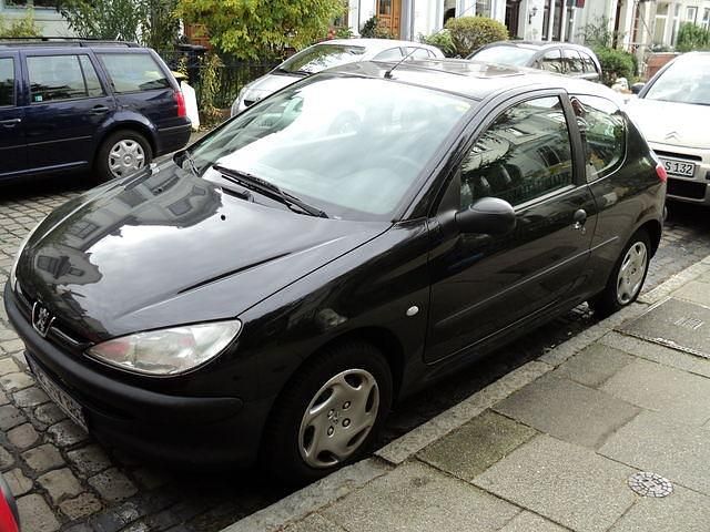 Gebraucht Peugeot 206 60 PS (44 kW) 1999 Schwarz metallic Limousine