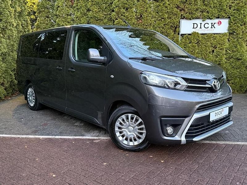 Grau Gebraucht 2021 Toyota Proace Verso Kombi | 25.750 € (Guter Preis) - Bild 1/4