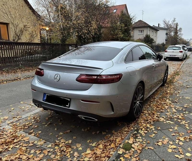 Gebraucht Mercedes E220 194 PS (142 kW) 2021 Grau Coupé