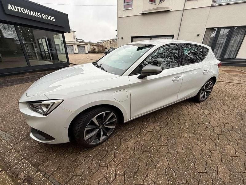 Gebraucht Seat Leon FR 204 PS (150 kW) 2020 Nevada weiß metallic Kombi