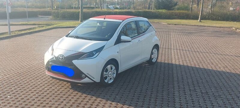 Weiß Gebraucht 2017 Toyota Aygo Kleinwagen | 7.950 € (Guter Preis) - Bild 1/4