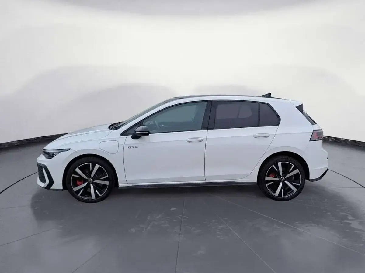 Gebraucht VW Golf VIII GTE 272 PS (200 kW) 2025 Weiß Limousine