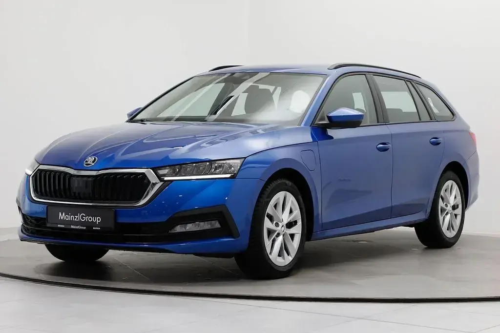 Gebraucht Skoda Octavia Ambition 204 PS (150 kW) 2023 Raceblau metallic Kombi