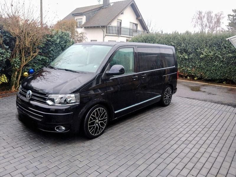 Second-hand VW T5 179 CP (131 kW) 2013 Negru Van