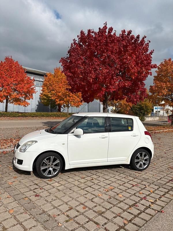 Weiß Gebraucht 2008 Suzuki Swift Kleinwagen | 1.700 € (Superpreis) - Bild 1/4