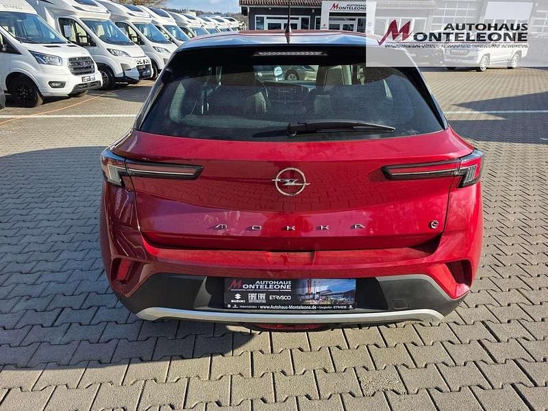 Gebraucht Opel Mokka-e Elegance 100 kW (136 PS) 2023 Rot rubi metalliclackierung SUV