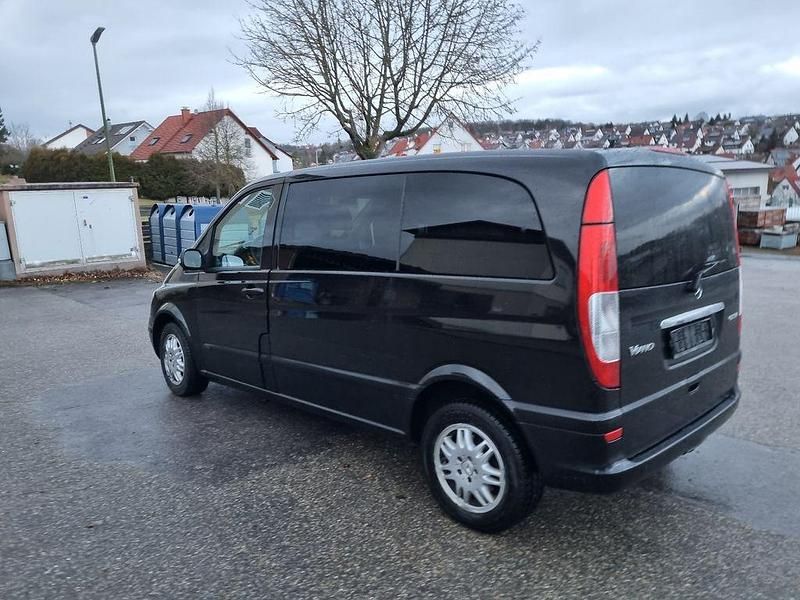 Gebraucht Mercedes Viano 116 PS (85 kW) 2009 Schwarz Van / Kleinbus