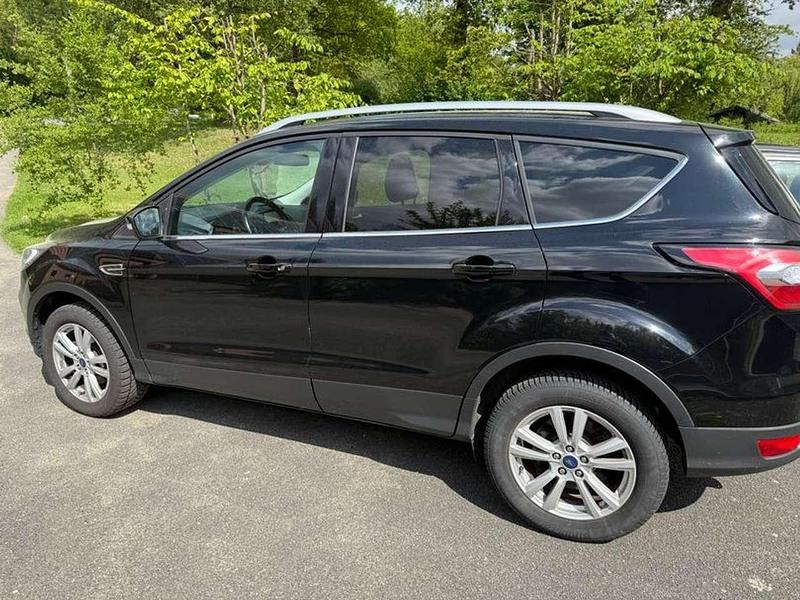 Gebraucht Ford Kuga Cool & Connect 150 PS (110 kW) 2019 Schwarz SUV