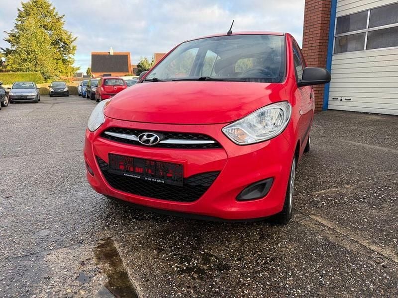 Rot Gebraucht 2012 Hyundai i10 Classic Kleinwagen | 2.790 € (Fairer Preis) - Bild 1/4