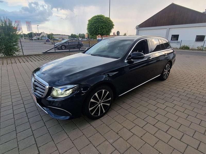 Kallaitgruen metalliclack Gebraucht 2017 Mercedes E350 Kombi | 18.550 € (Fairer Preis) - Bild 1/4
