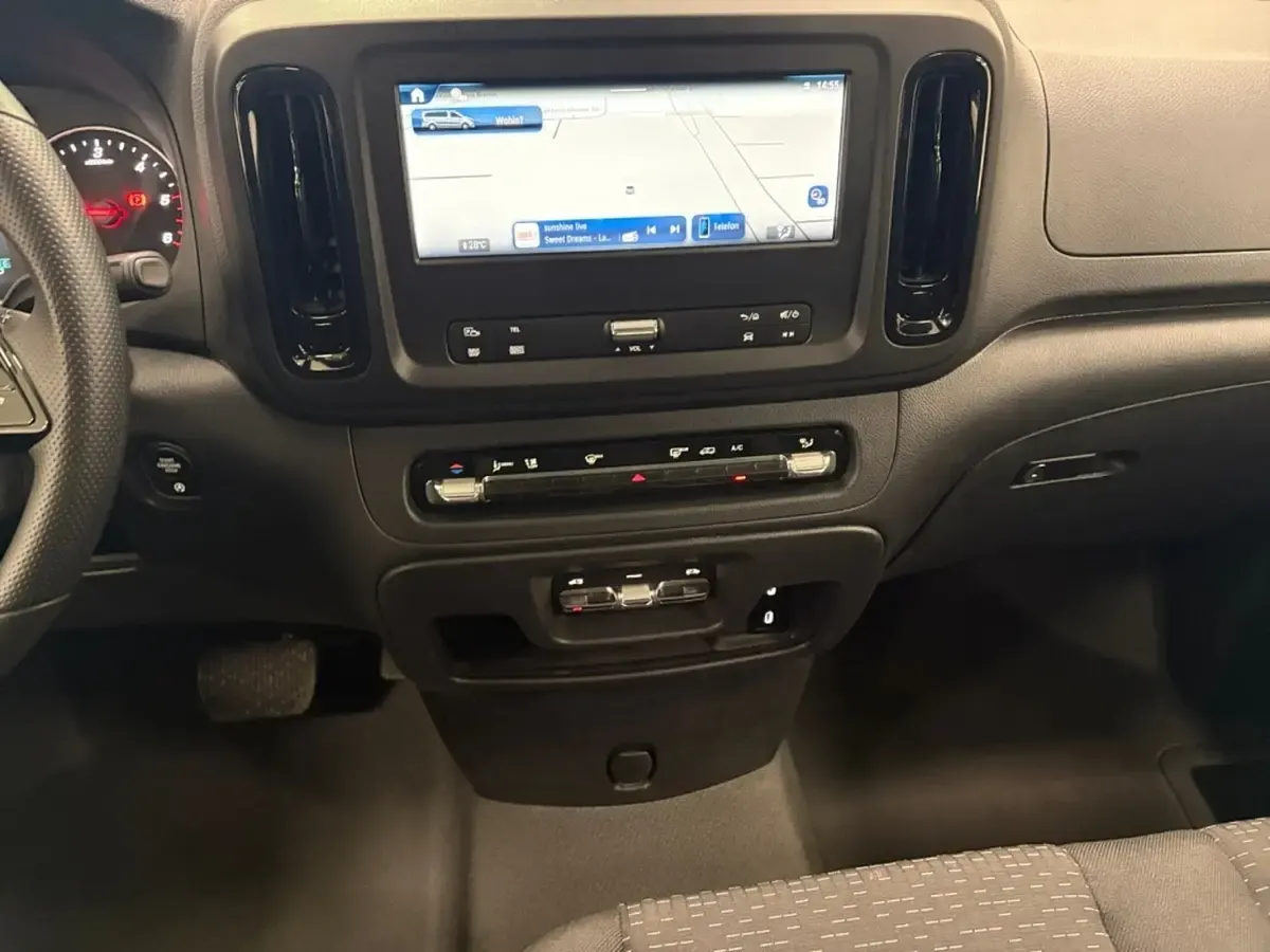 Gebraucht Mercedes Vito 163 PS (119 kW) 2025 Schwarz Van