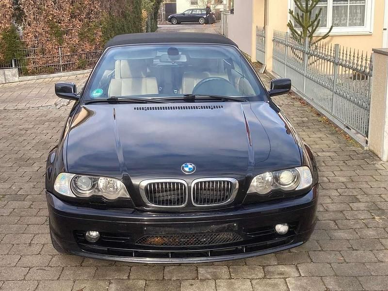 Gebraucht BMW 325 Cabriolet 192 PS (141 kW) 2002 Schwarz Cabrio
