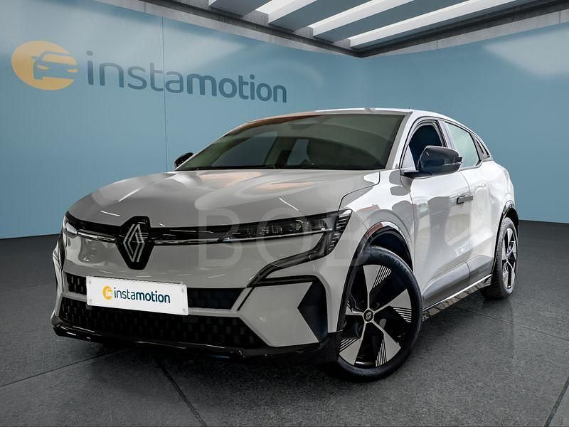 Weiß Gebraucht 2022 Renault Mégane Limousine | 21.949 € (Fairer Preis) - Bild 1/4