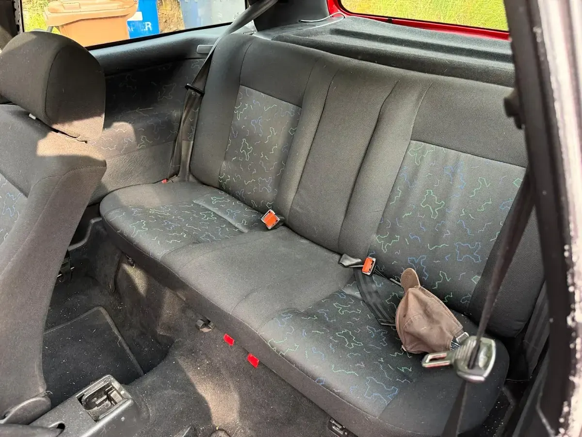 Gebraucht VW Golf III 60 PS (44 kW) 1996 Rot Limousine