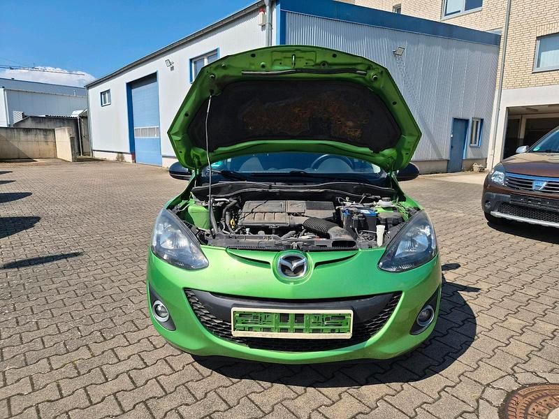 Gebraucht Mazda 2 84 PS (61 kW) 2013 Grün Kleinwagen