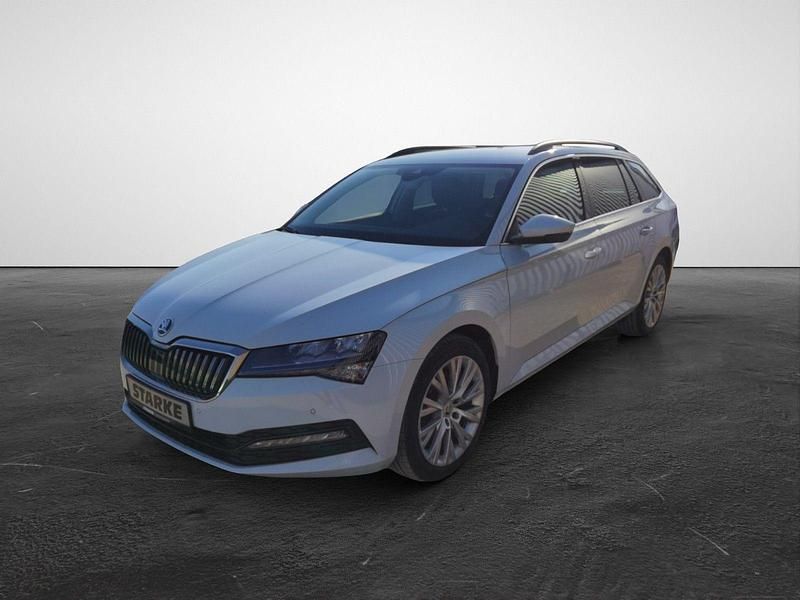 Gebraucht Skoda Superb Ambition 150 PS (110 kW) 2022 Weiß Kombi