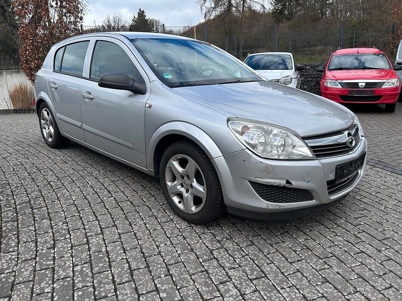 Gebraucht Opel Astra 115 PS (84 kW) 2007 Silber Limousine
