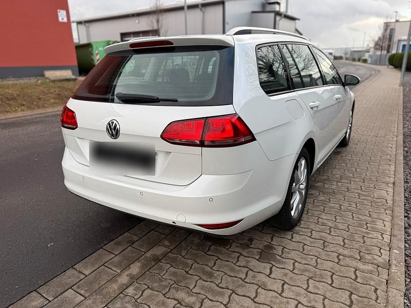 Gebraucht VW Golf VII Comfortline 85 PS (62 kW) 2017 Weiß Kombi