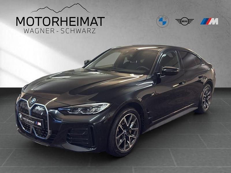 Saphirschwarz metallic Gebraucht 2023 BMW i4 M Sport Limousine | 36.480 € (Guter Preis) - Bild 1/3