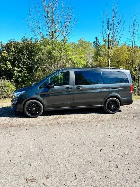 Gebraucht Mercedes V250 Edition 190 PS (139 kW) 2022 Grau Van / Kleinbus