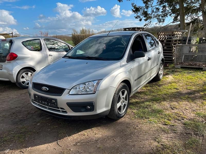 Używany Ford Focus 102 KM (75 kW) 2004 Srebrny Hatchback