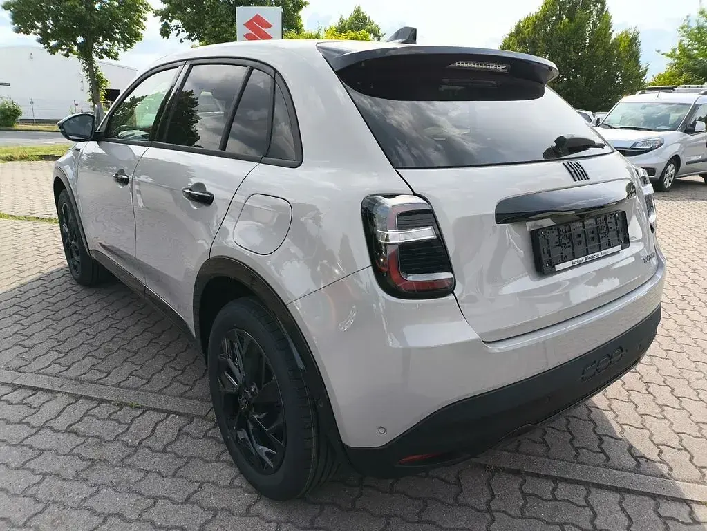 Neu Fiat 600 Sport 145 PS (106 kW) 2026 Beige SUV
