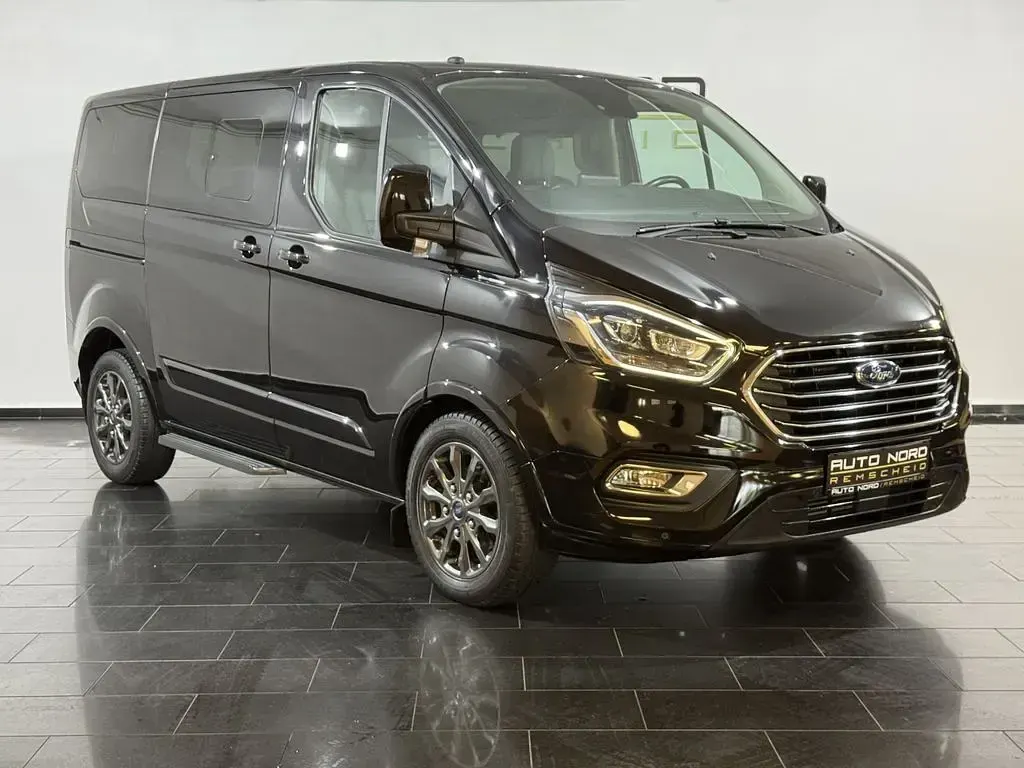 Gebraucht Ford Tourneo Custom Titanium X 185 PS (136 kW) 2019 Obsidianschwarz metallic Van